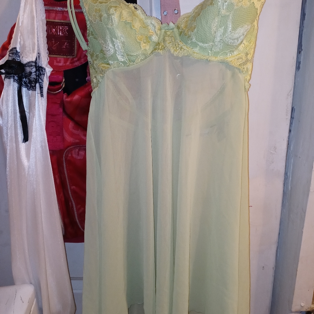 Lingerie bundle - Picture 2 of 4
